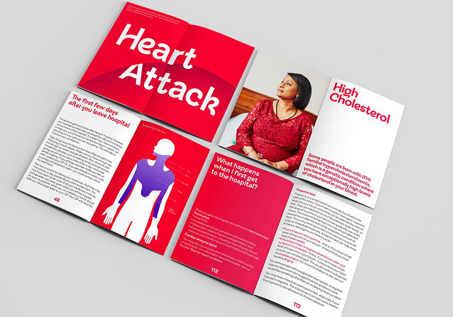 红色的医疗基金的宣传册设计.jpg